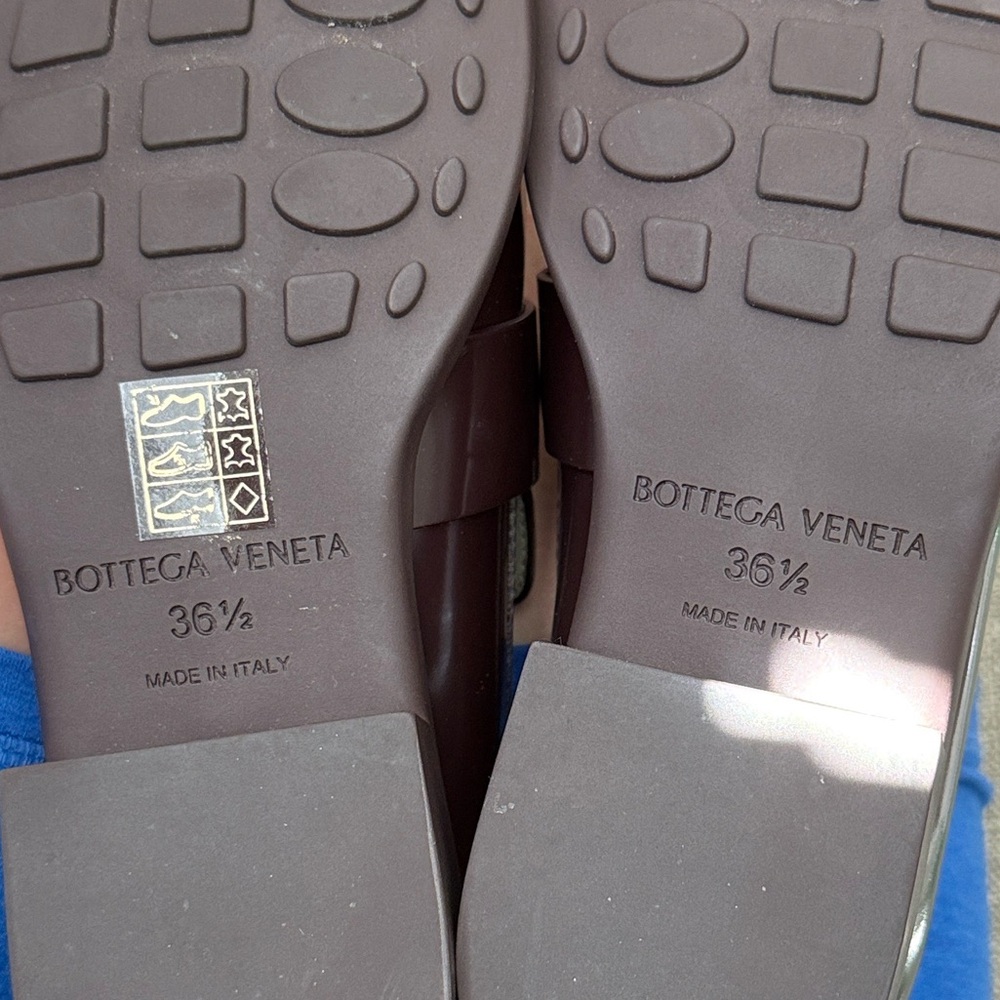 Bottega Veneta Madame Loafers with Gold Accents - Picture 4 of 7